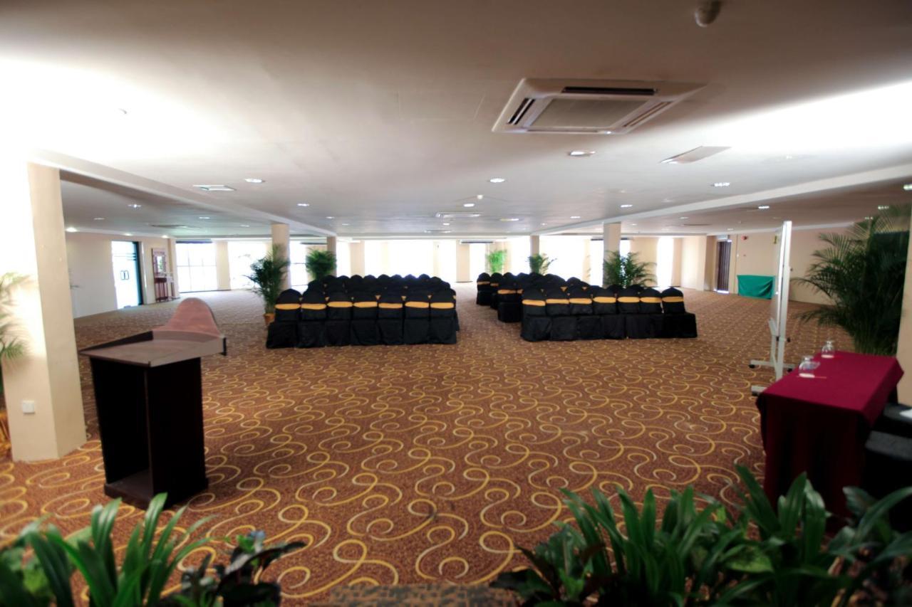 Lotus Desaru Beach Resort & Spa Bandar Penawar Extérieur photo